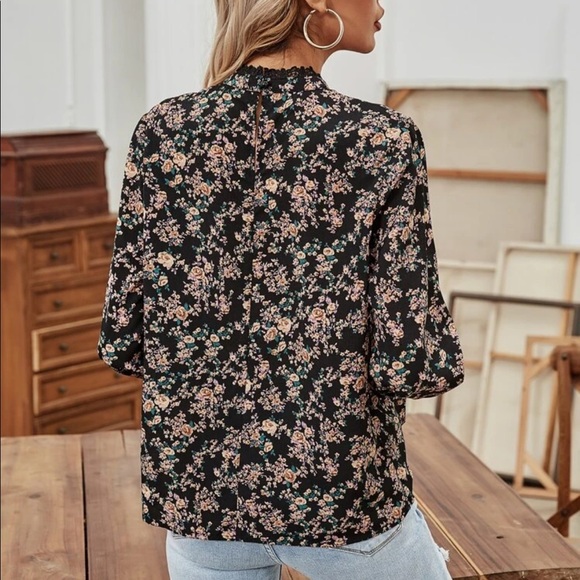 Floral print mock neck blouse - Picture 2 of 5
